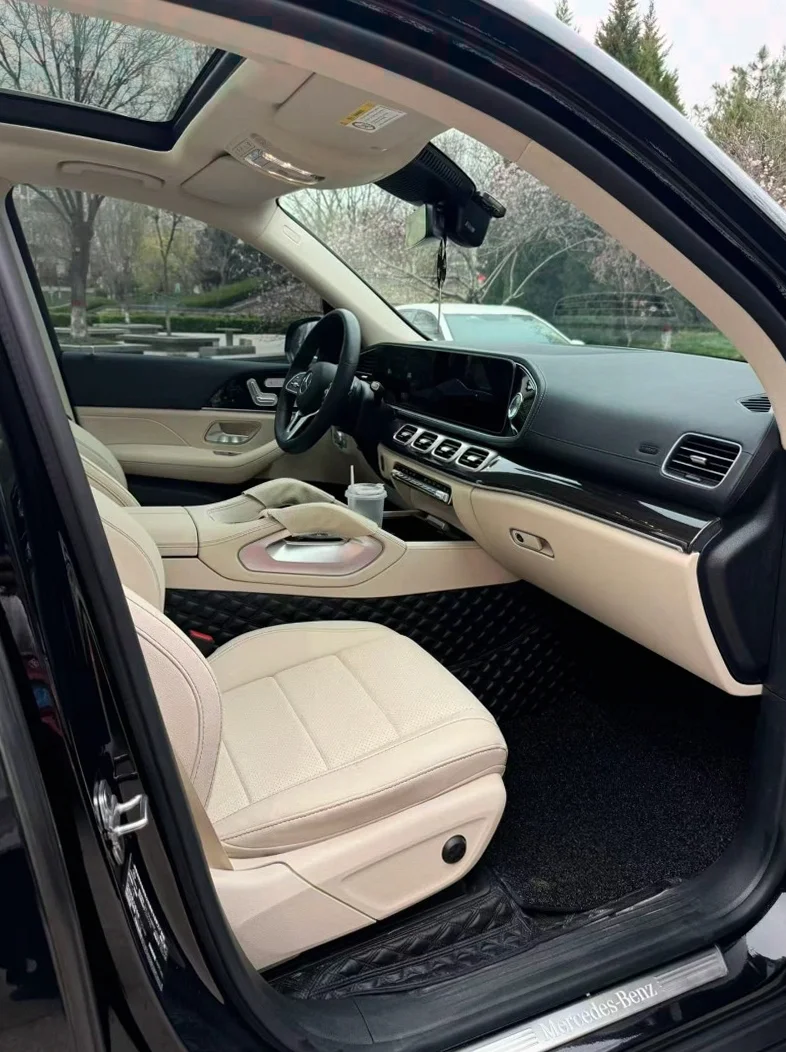 奔驰GLE 后面外观三