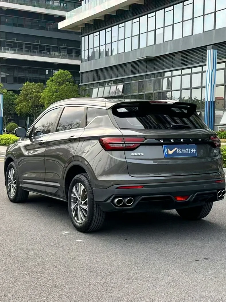 吉利缤越 内饰后排