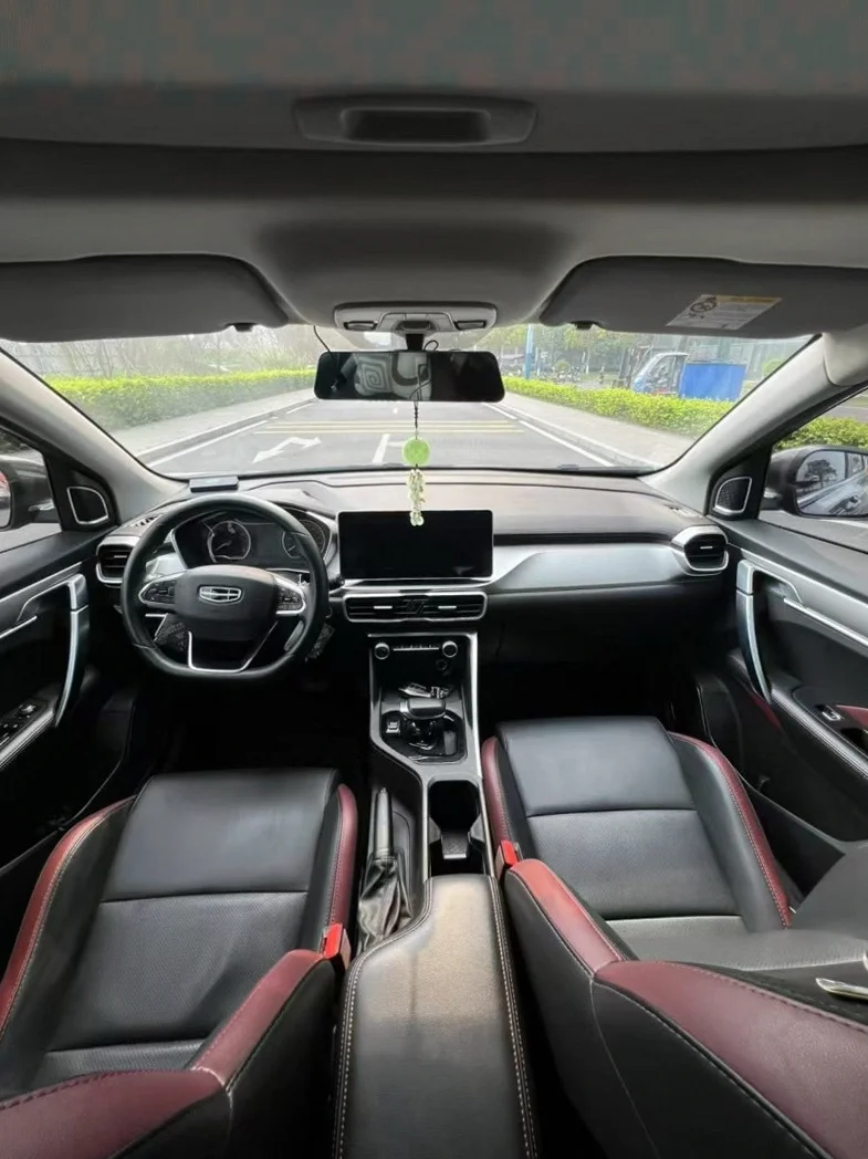 吉利缤越 后面外观三