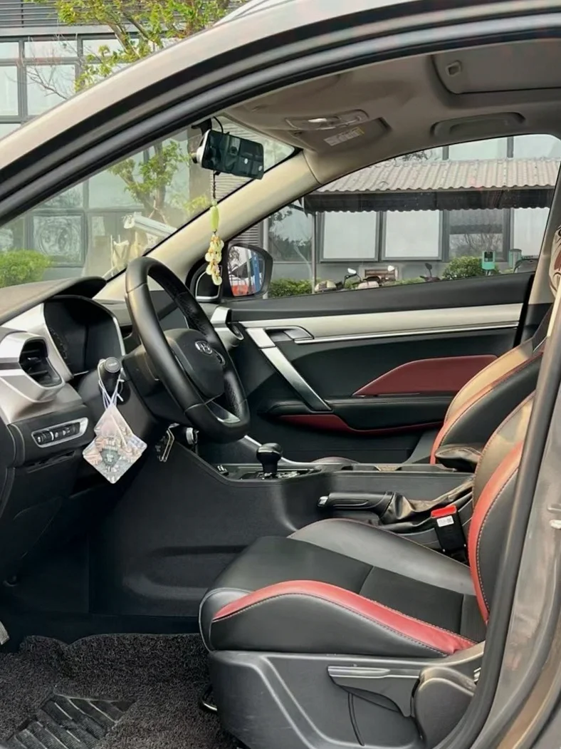 吉利缤越 后面外观一