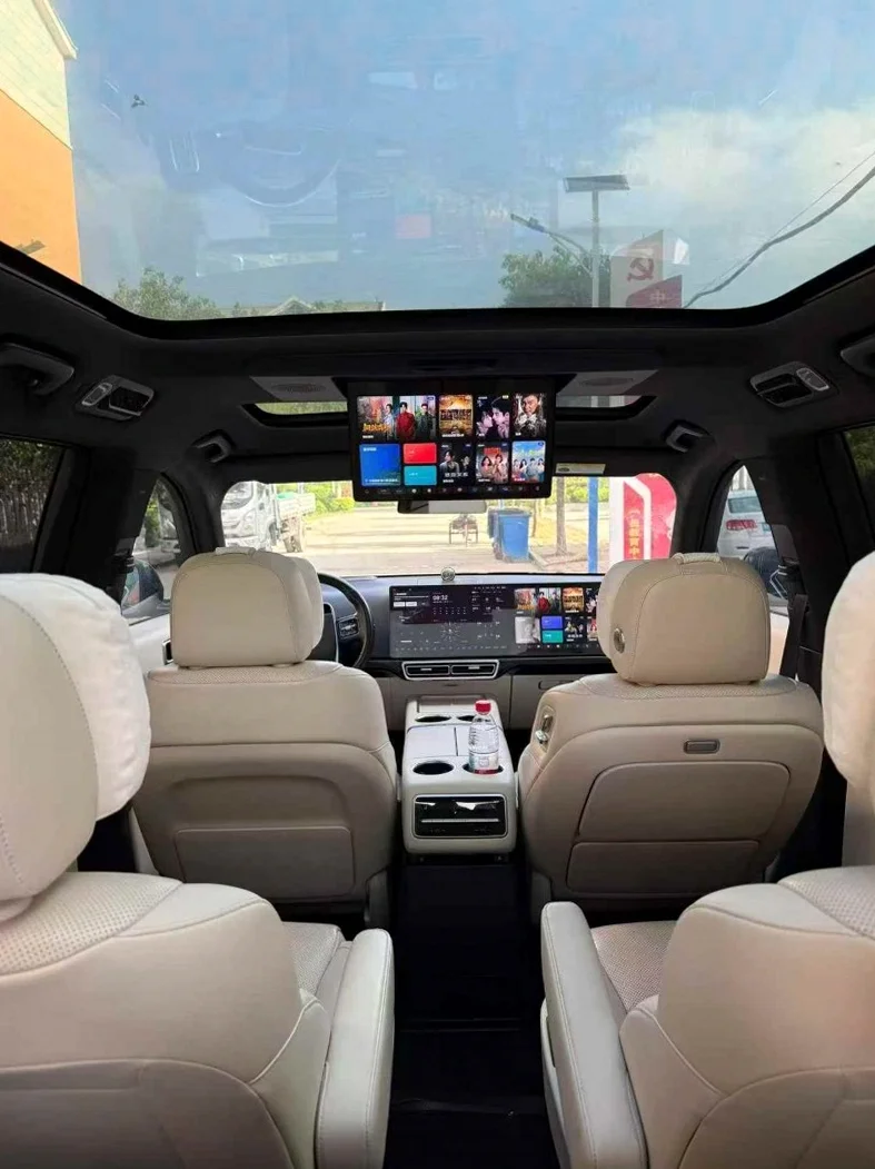 理想L9 后面外观二