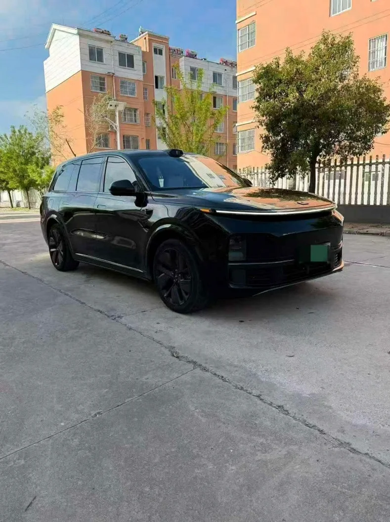 理想L9 正面外观二