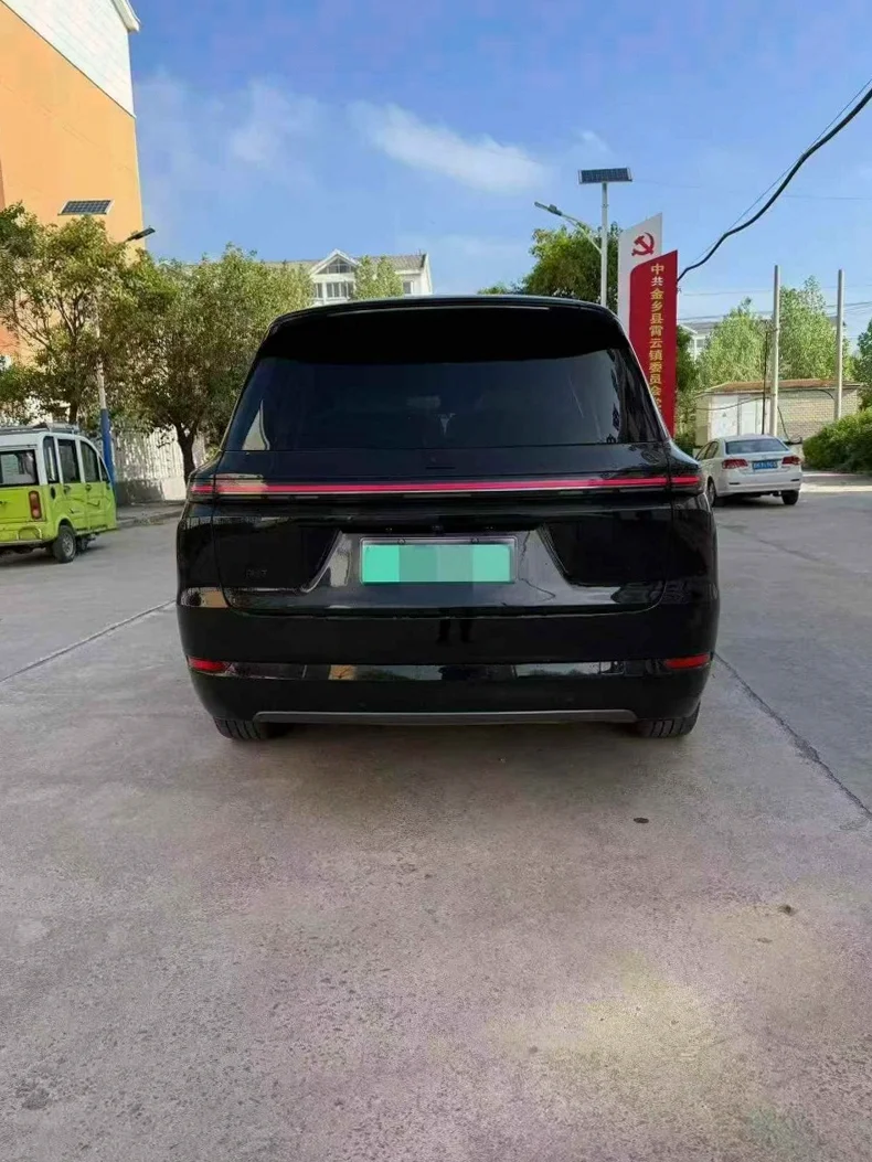 理想L9 内饰前排