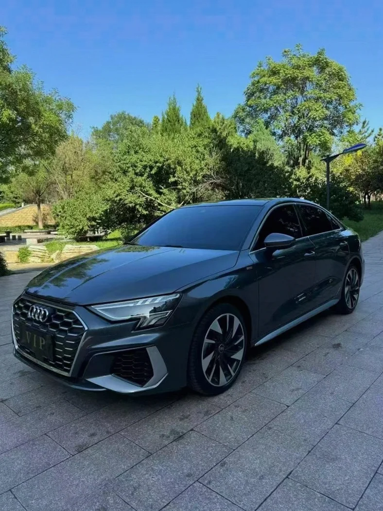 奥迪A3 正面外观二