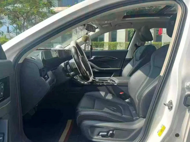 奔腾B70 后面外观二