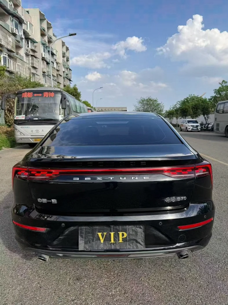 奔腾B70 后面外观二