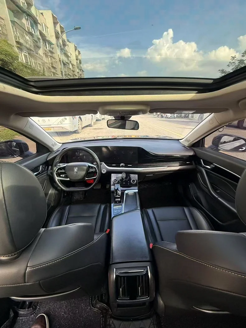 奔腾B70 内饰后排