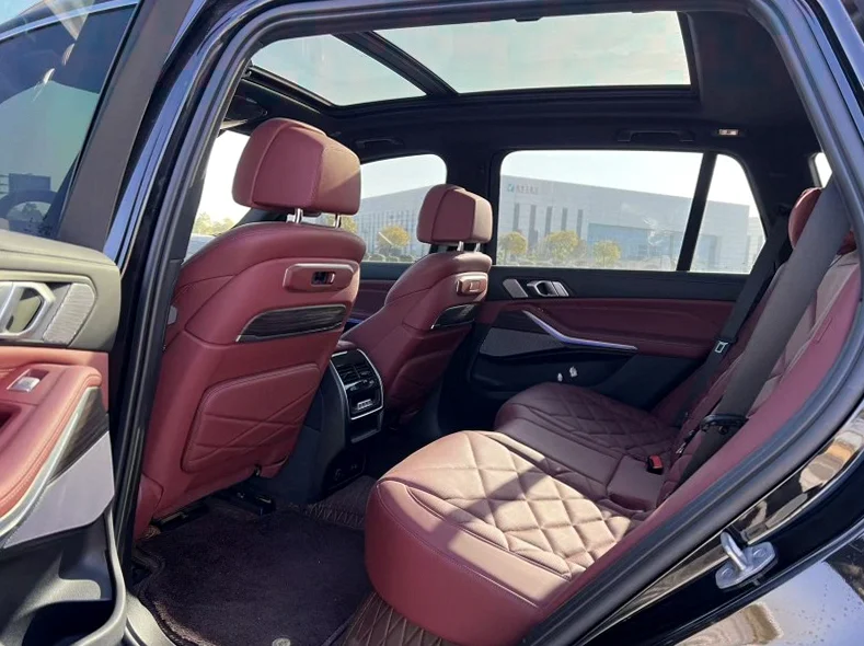 宝马X5 后面外观一