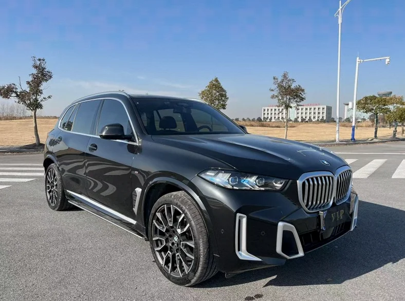 宝马X5 正面外观二