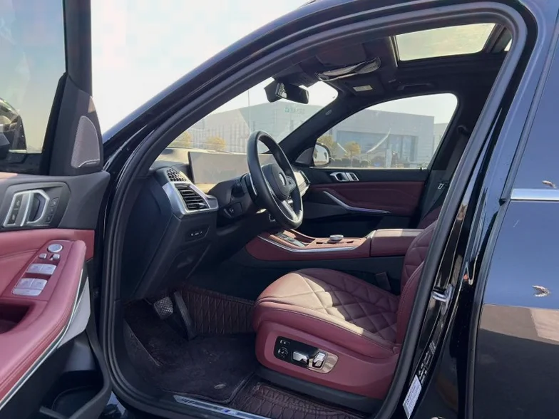 宝马X5 后面外观三