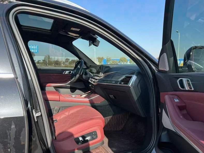 宝马X5 后面外观二