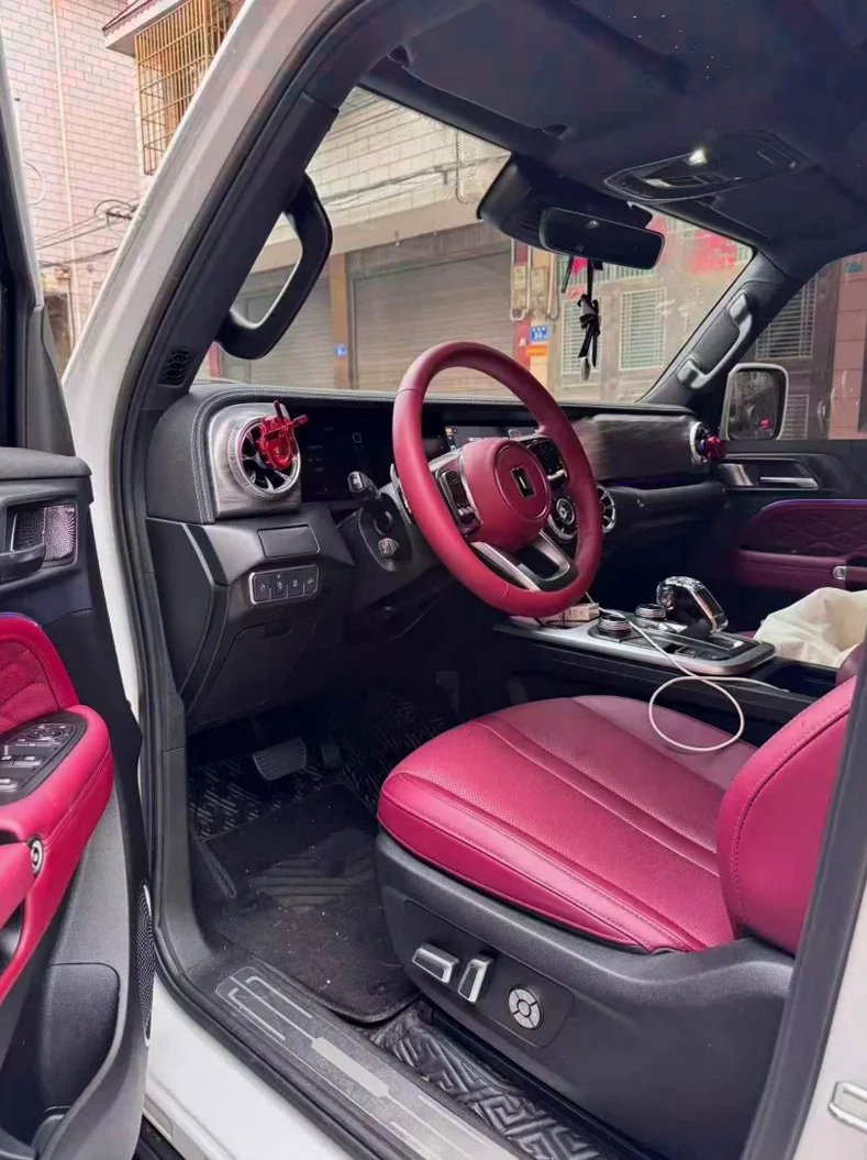 长城汽车坦克 正面外观三