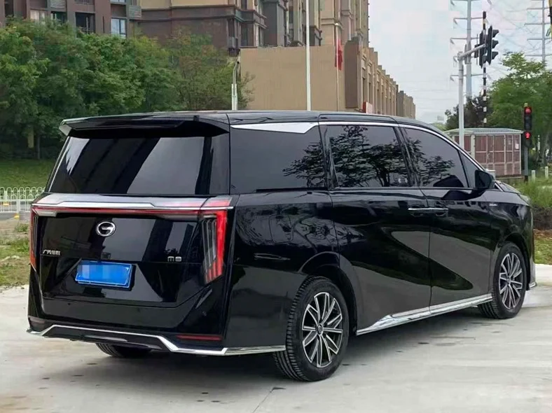 传祺M8 内饰前排