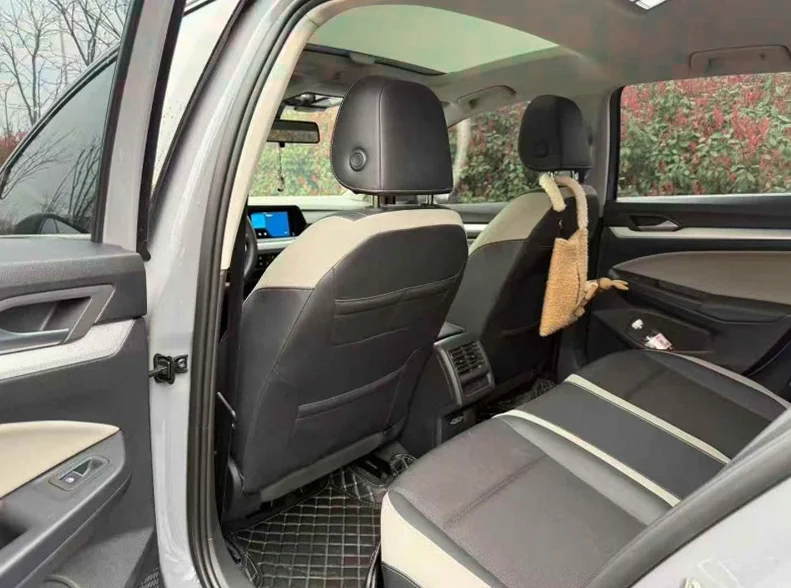 大众高尔夫 后面外观二