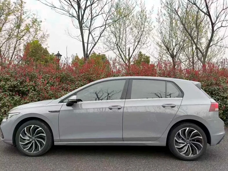 大众高尔夫 内饰后排