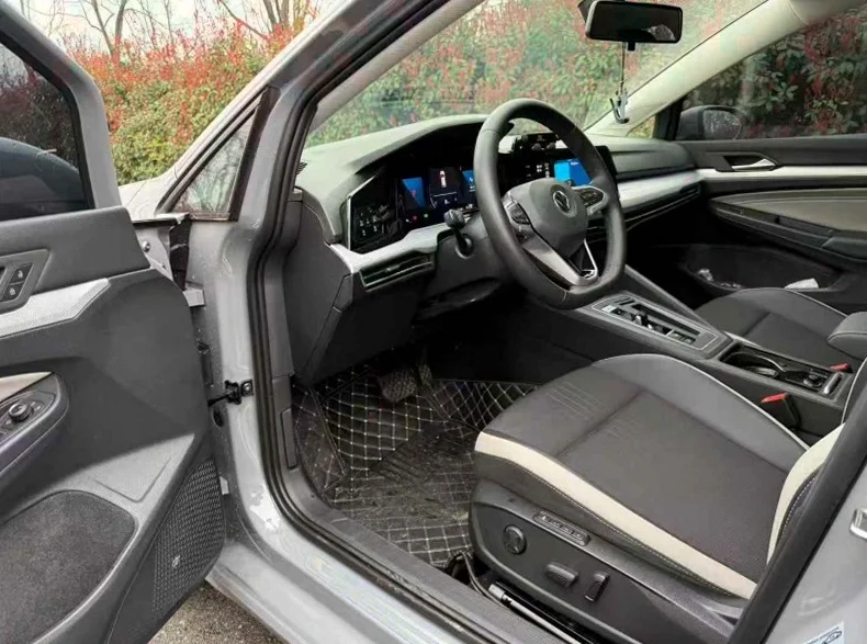 大众高尔夫 后面外观一