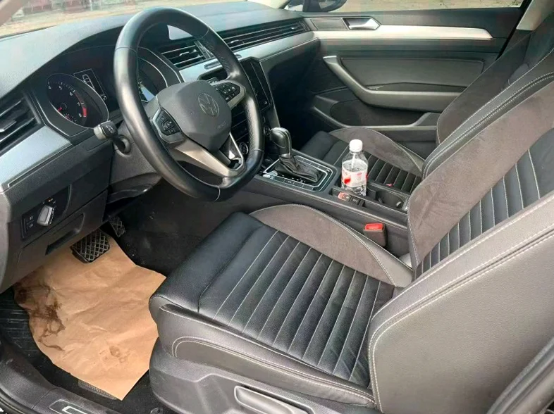 大众迈腾 后面外观二