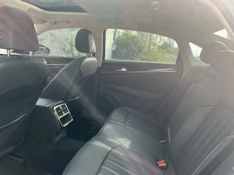 大众帕萨特 后面外观二