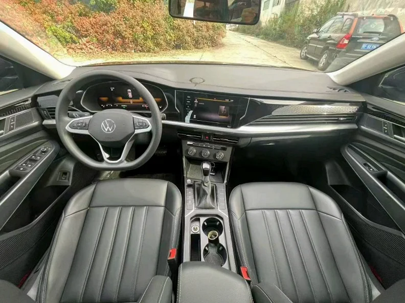 大众帕萨特 驾驶室