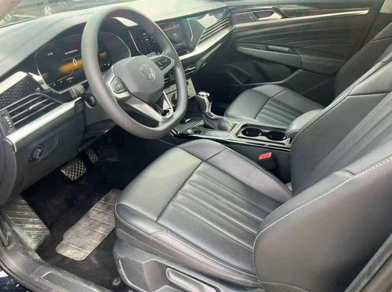 大众帕萨特 内饰前排