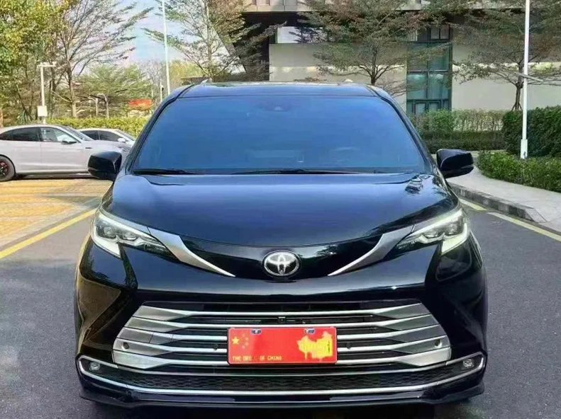 24年丰田塞纳2.5油电混动豪华商务车