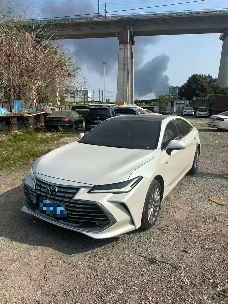 丰田亚洲龙 正面外观二