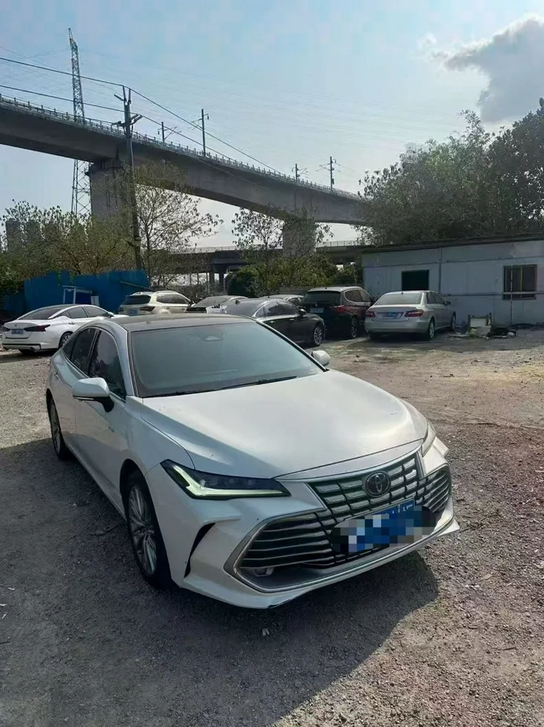 丰田亚洲龙 正面外观三