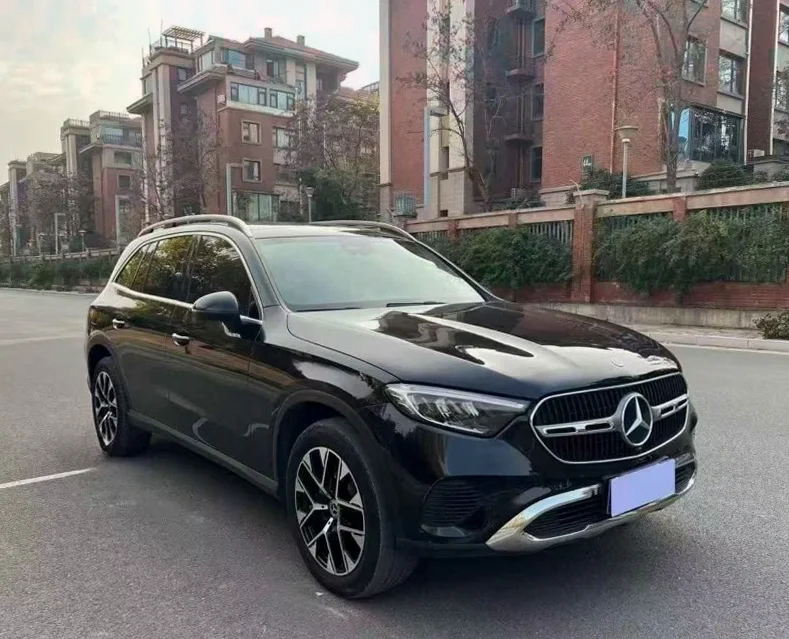 奔驰GLC 正面外观二