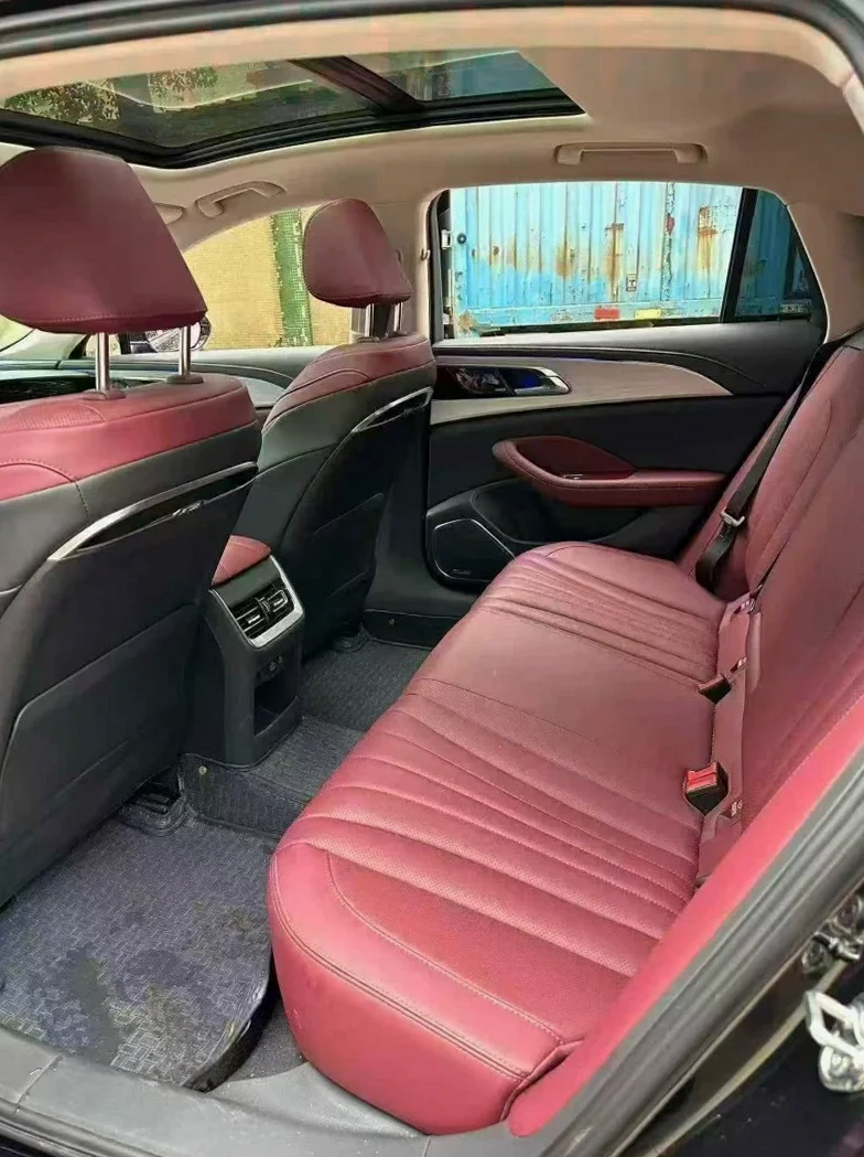 红旗H5 后面外观一