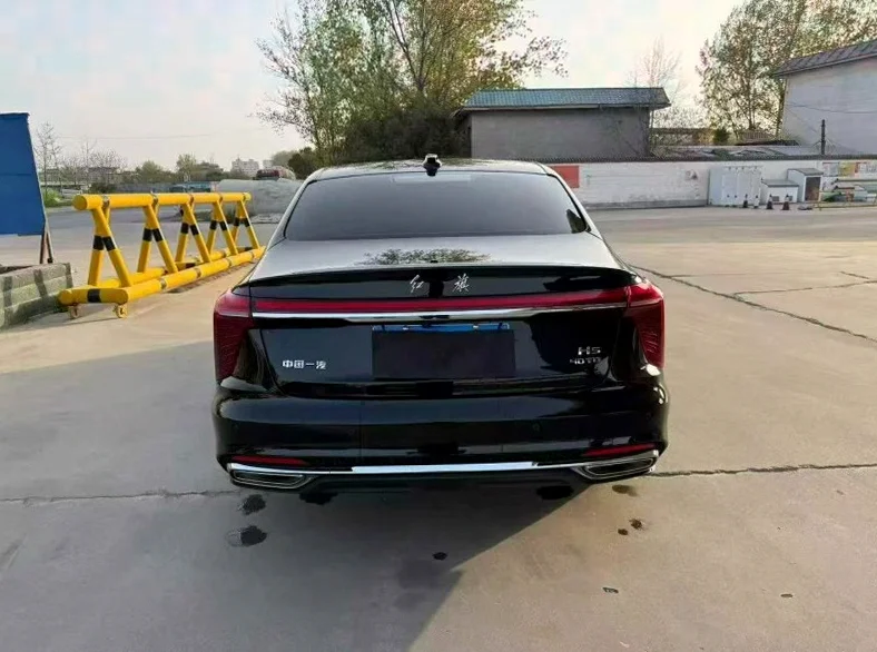 红旗H5 内饰后排