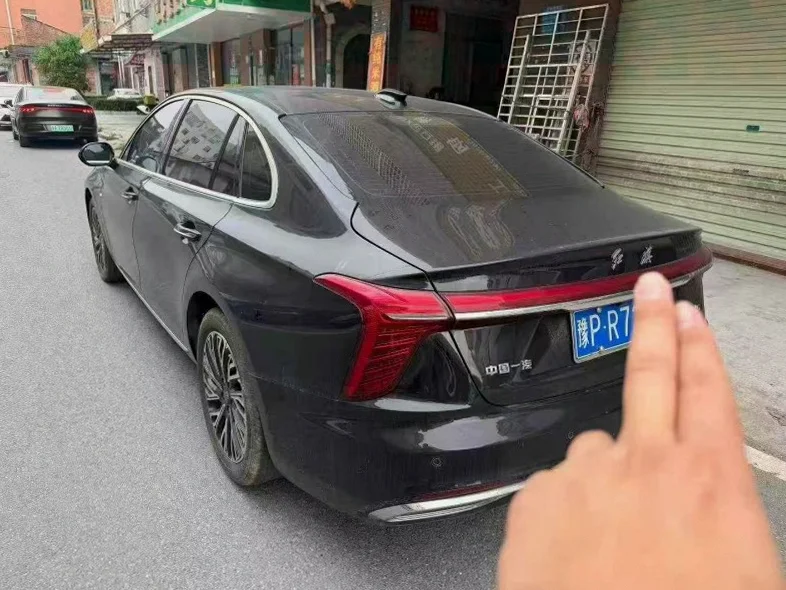 红旗H5 后面外观二