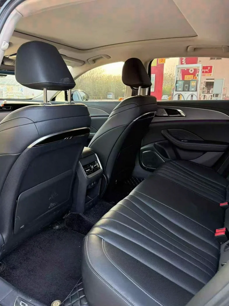 红旗H5 后面外观二