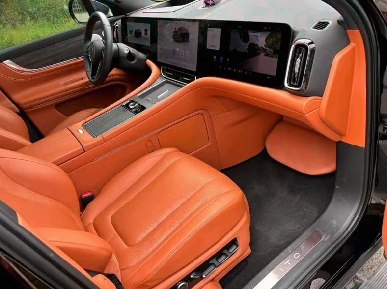 华为智选问界 驾驶室