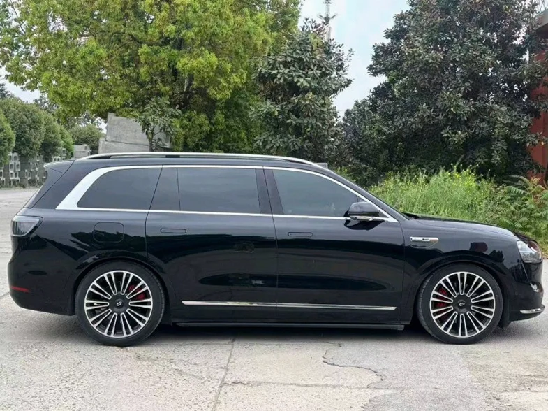 华为智选问界 后面外观三