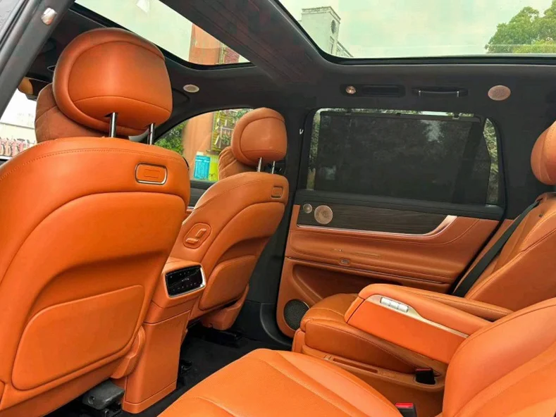 华为智选问界 内饰前排