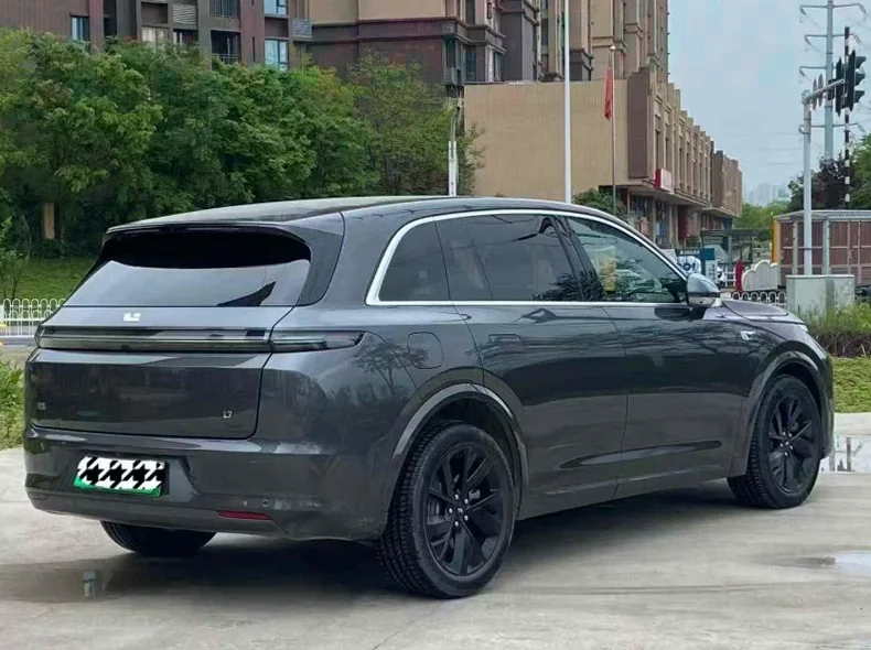 理想L7 内饰前排