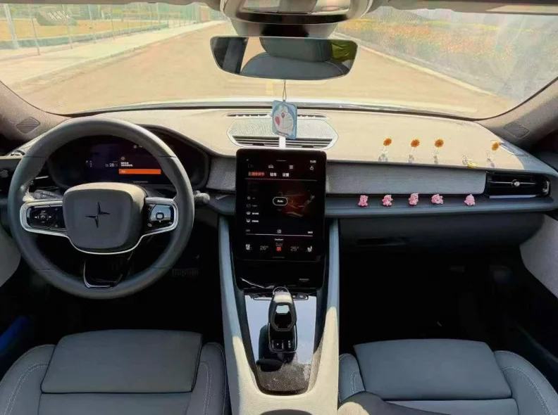 沃尔沃极星 后面外观一