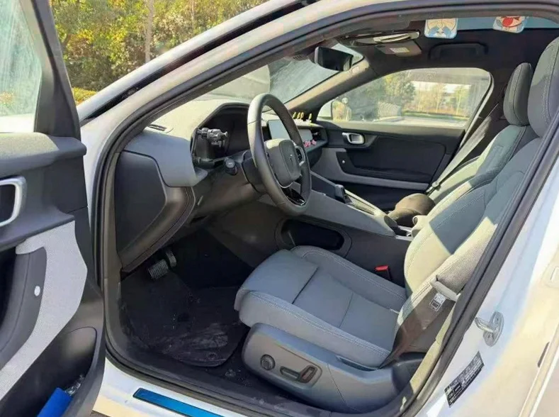 沃尔沃极星 后面外观二