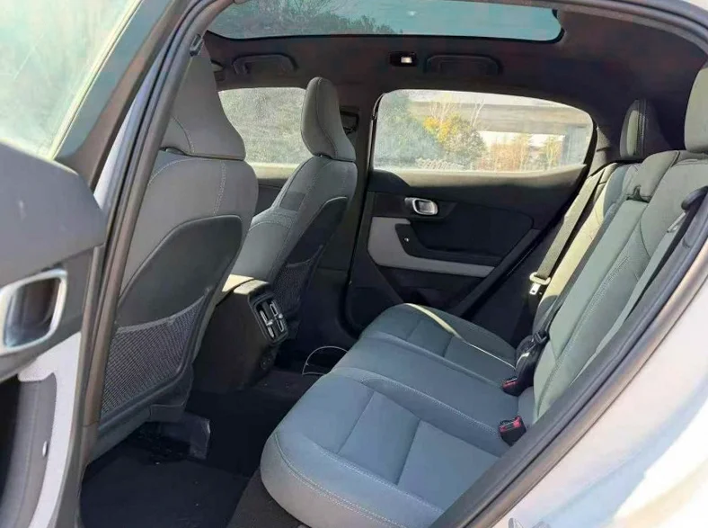 沃尔沃极星 后面外观三