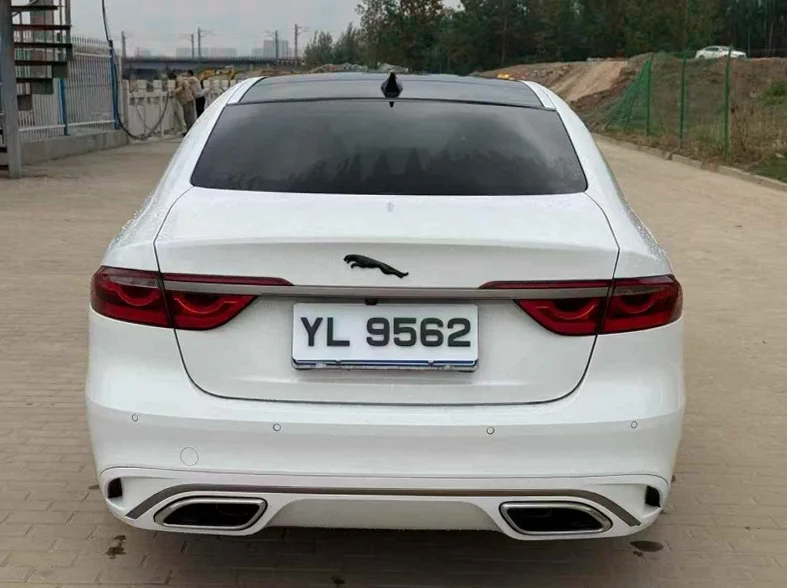 捷豹XFL 内饰前排