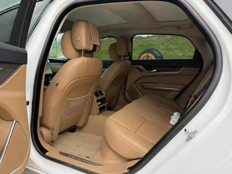 捷豹XFL 后面外观一