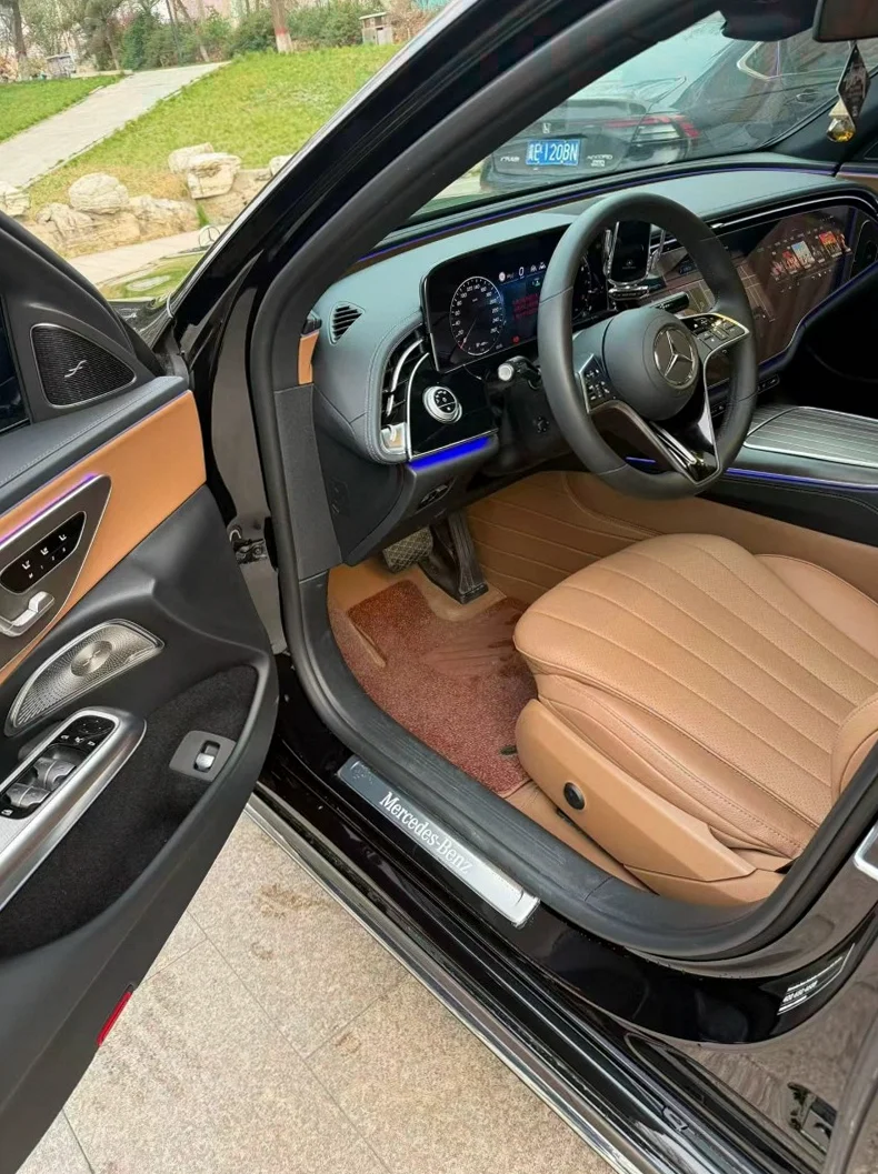 奔驰E 后面外观二