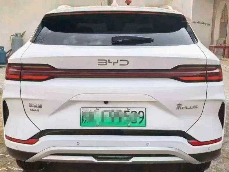 比亚迪宋 驾驶室