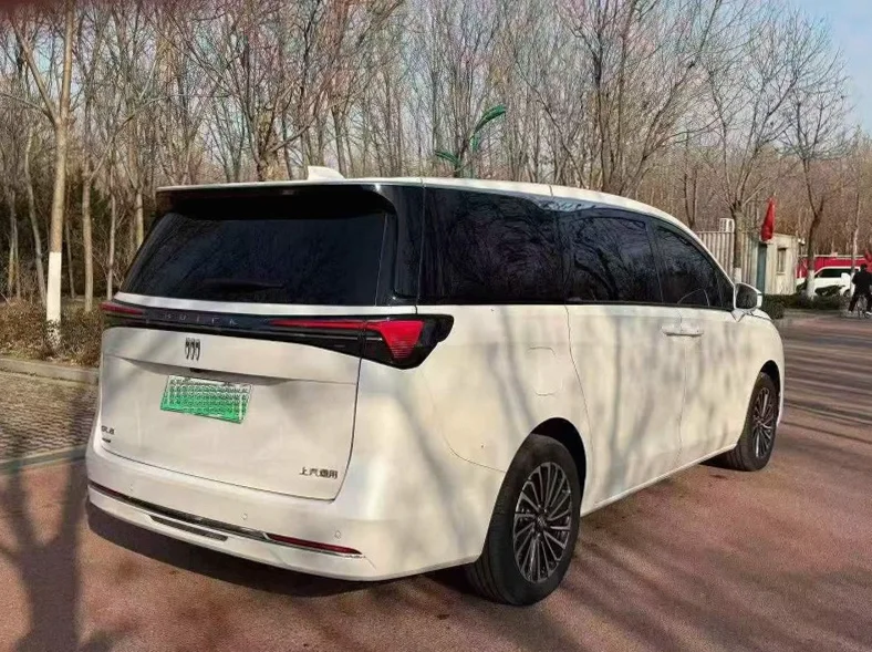 别克GL8 内饰后排