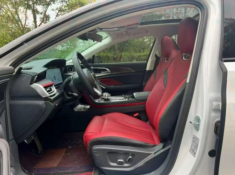 红旗H6 后面外观三