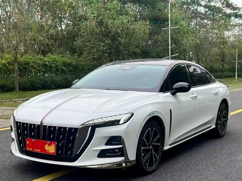 红旗H6 正面外观三