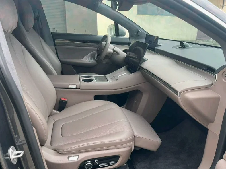 华为智选智界 后面外观一