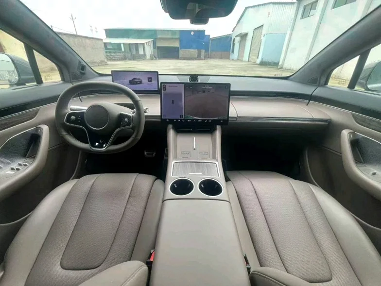 华为智选智界 内饰后排