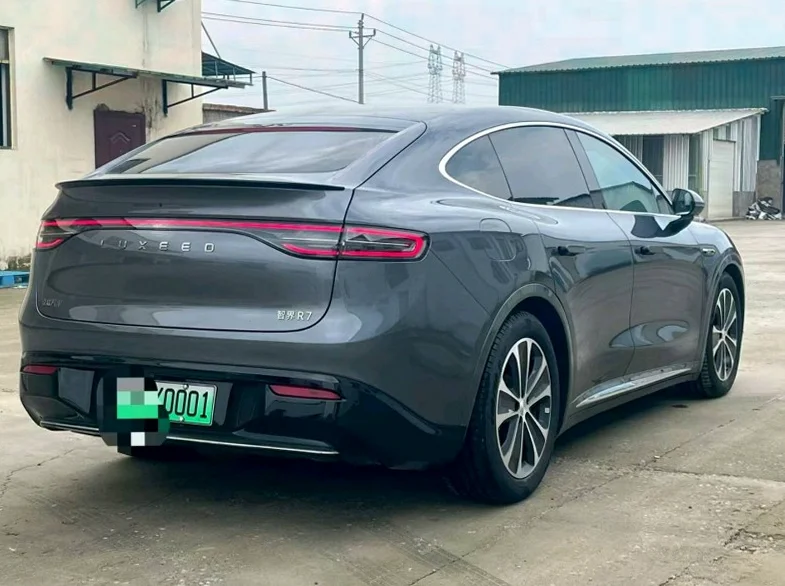 华为智选智界 正面外观二