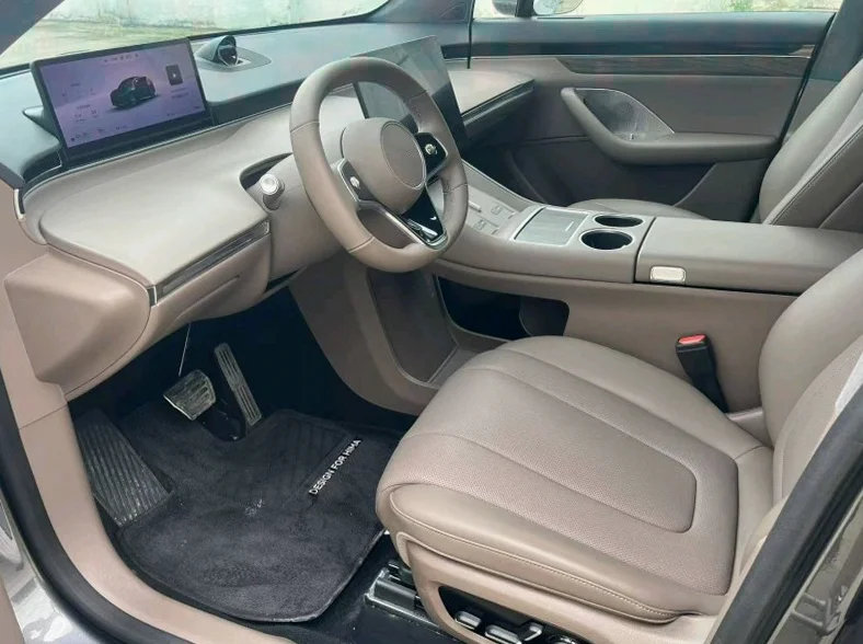 华为智选智界 驾驶室